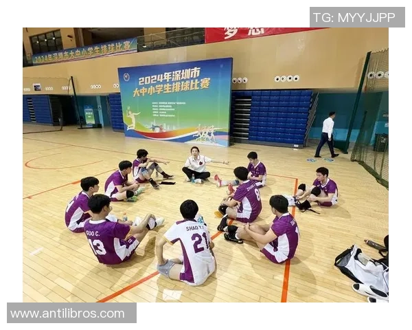 深圳排球队的灵活性揭秘：排球运动中的技巧与战术分析