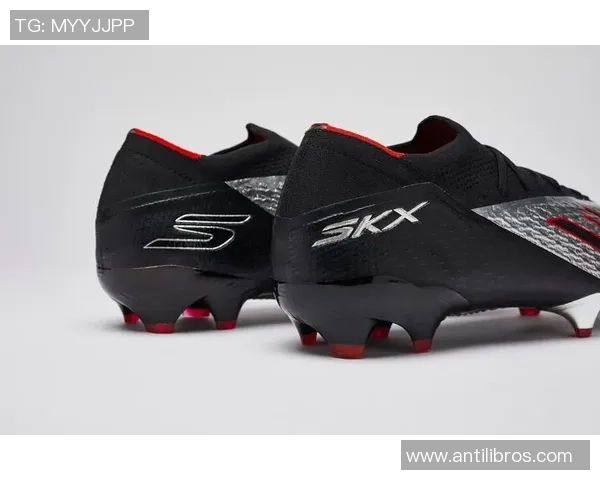 顶级足球明星专用球鞋揭秘助力他们在赛场上创造传奇表现